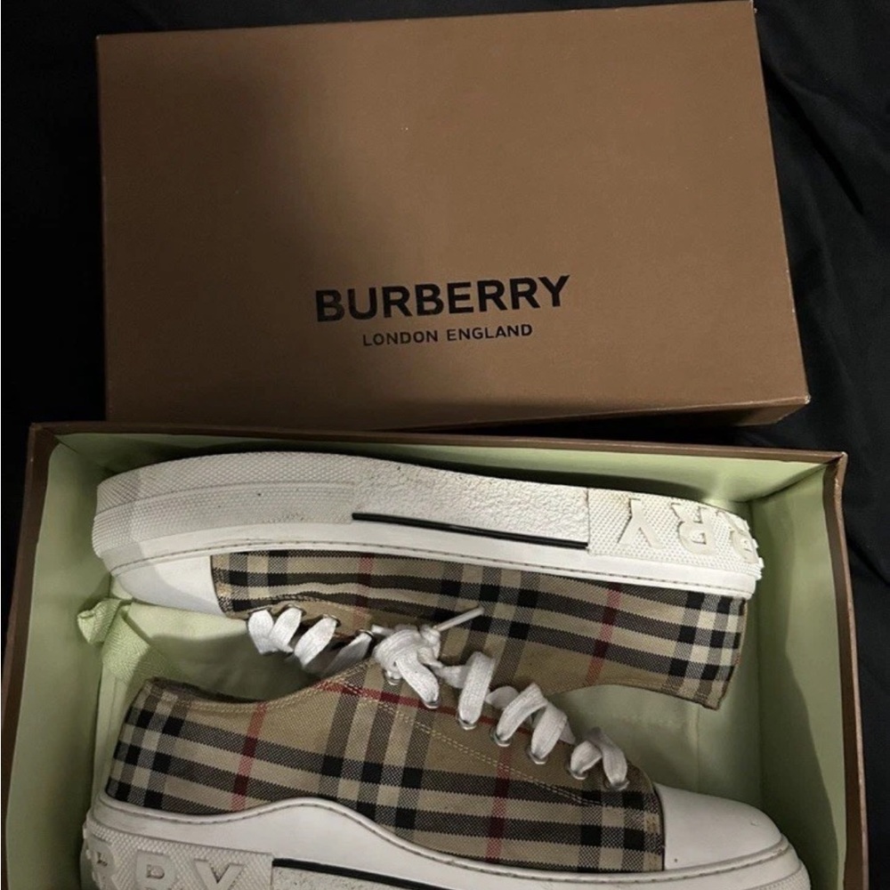 Burberry Checkered Low Top Sneakers - Picture 4 of 4